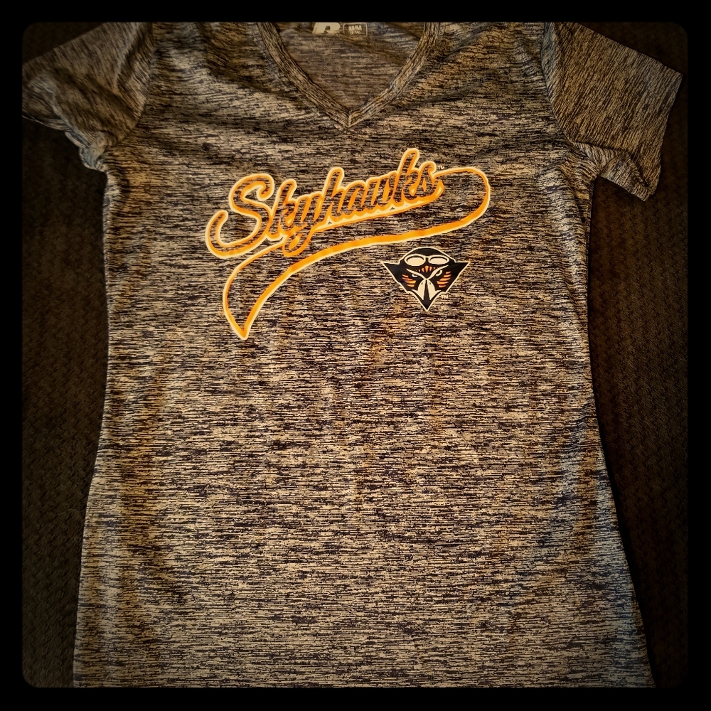 Athletic shirt